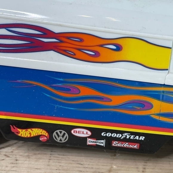 HOT Wheels California Volkswagen Hot Bus 1999 Retro Scale approximately 1:32 - Picture 8 of 13